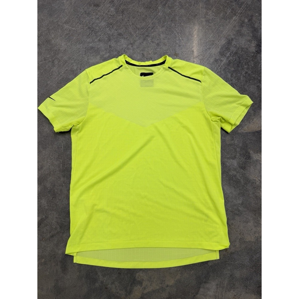 Nike Men's Tech Pack Breathable Highlight Yellow Shirt AQ6375-702 Mens Sz Medium